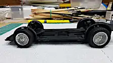 Side view of chassis with wheels in the driving position